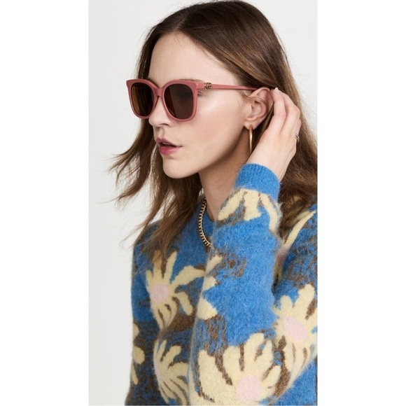 ❤️‍🔥‼️‼️ 24 HOUR SALE ‼️‼️‼️
GUCCI Dark Rose Sunglasses Authentic - Picture 5 of 12